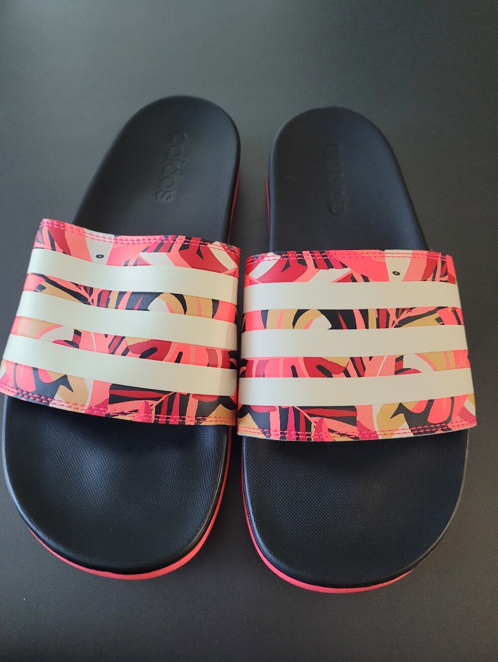 Womens Adidas Adilette Comfort Slides Size 9 NWOB